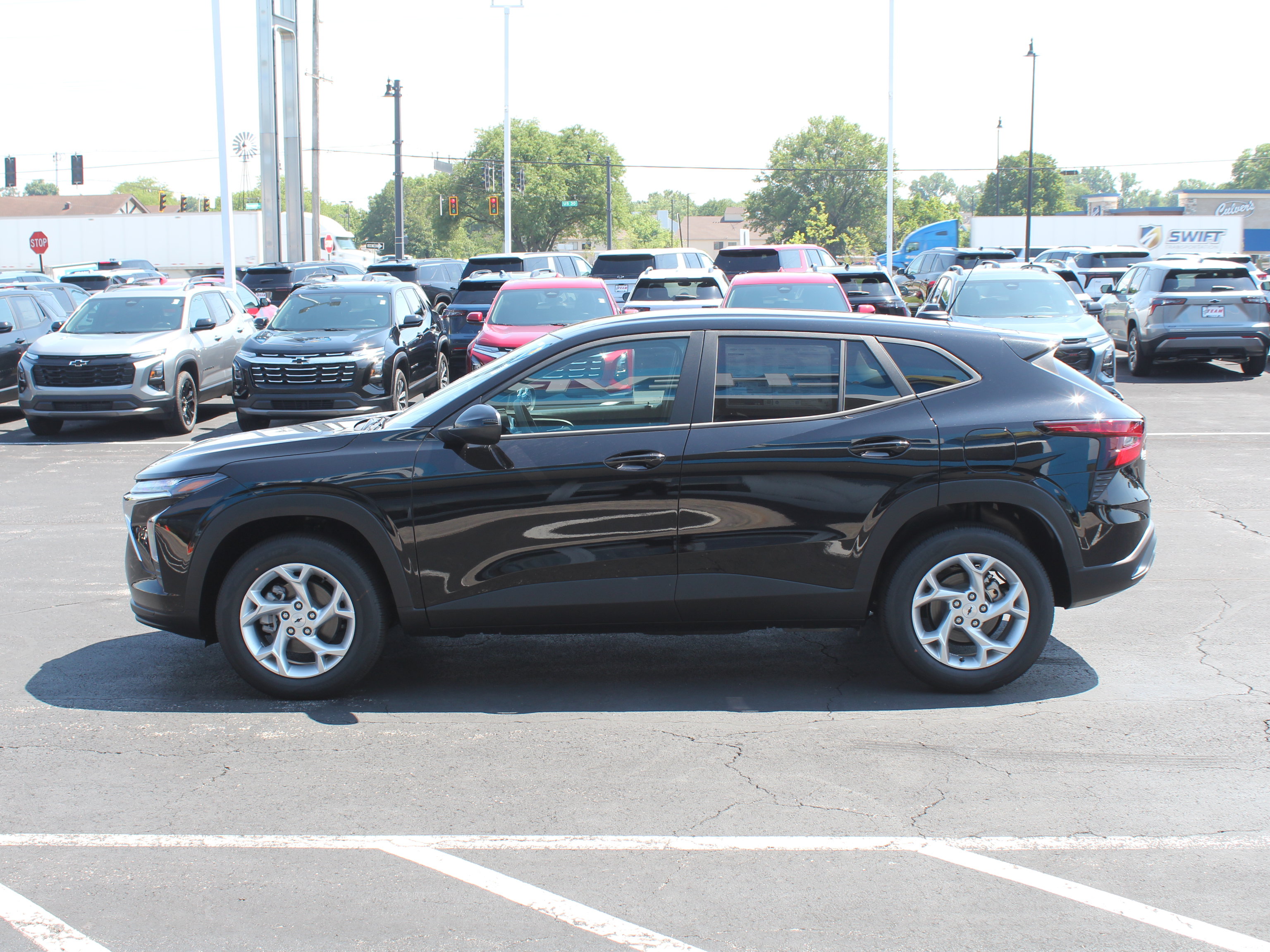 New 2026 Chevrolet Trax LS w/ LS Convenience Package FWD image 6