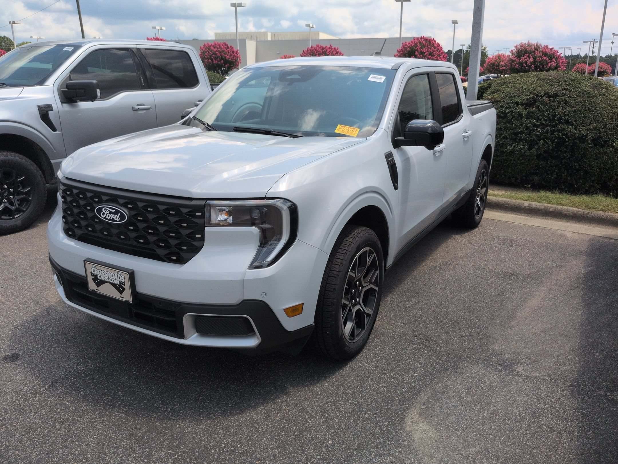 Certified 2025 Ford Maverick Lariat w/ 4K Tow Package AWD/4WD image 2