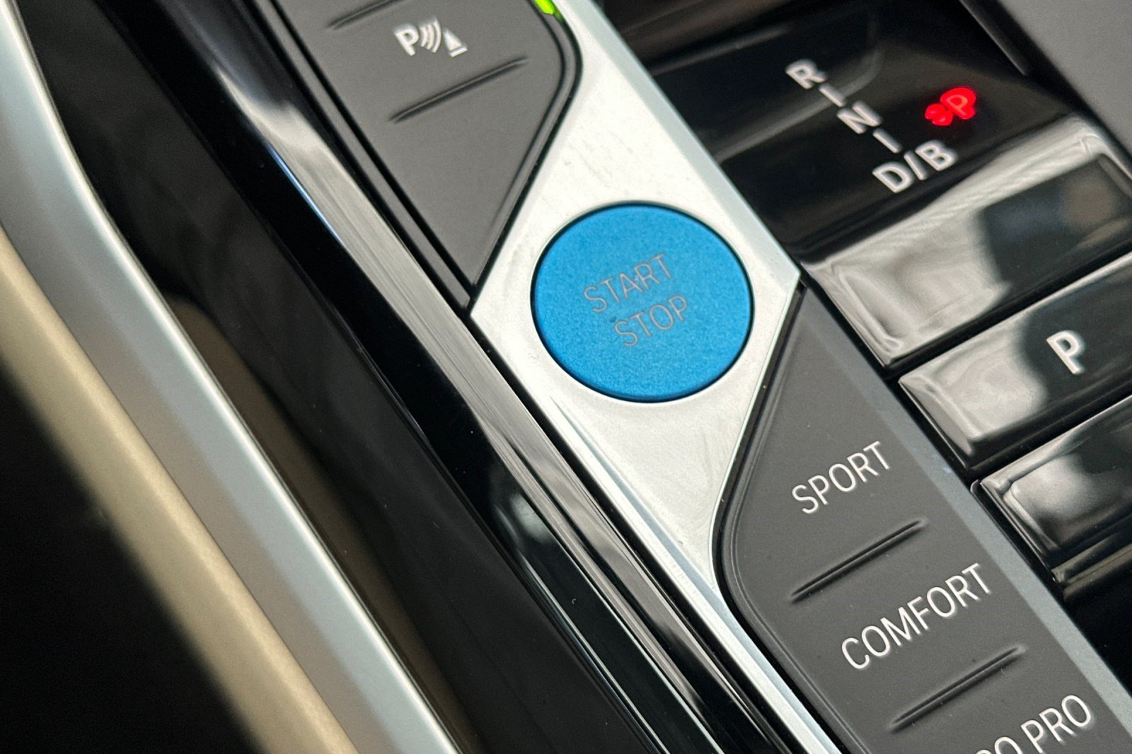 Used 2024 BMW i4 eDrive35 w/ Convenience Package RWD image 28