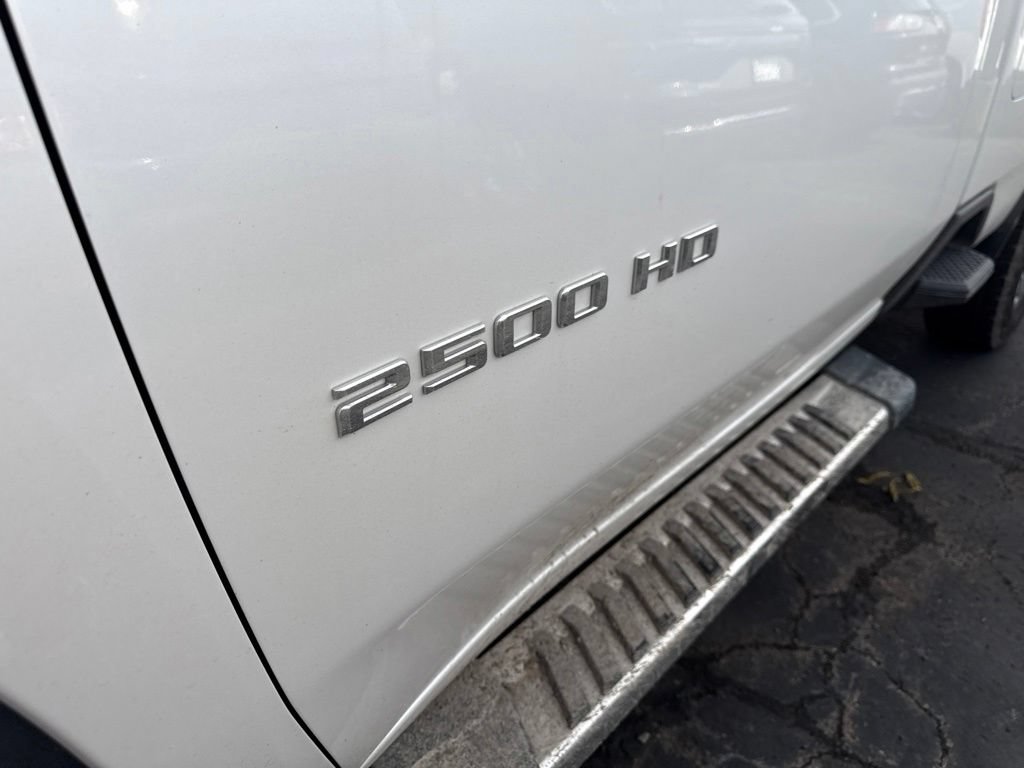 Used 2024 Chevrolet Silverado 2500 LT AWD/4WD image 14