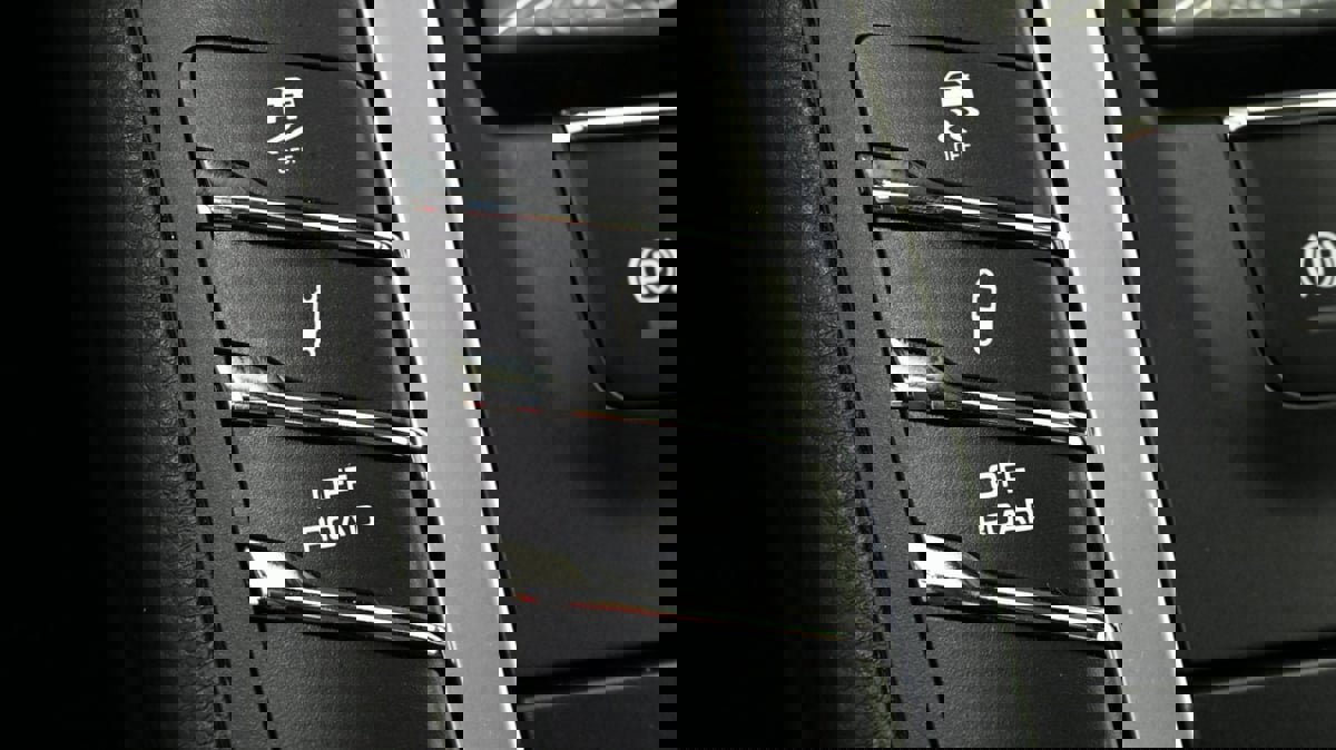 Used 2021 Porsche Macan Turbo w/ Premium Package Plus (PF0) image 25