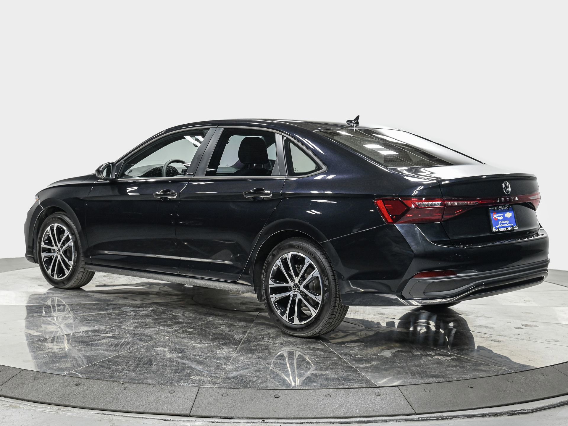 Used 2025 Volkswagen Jetta Sport image 4