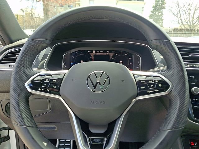 Certified 2023 Volkswagen Tiguan SEL R-Line image 18