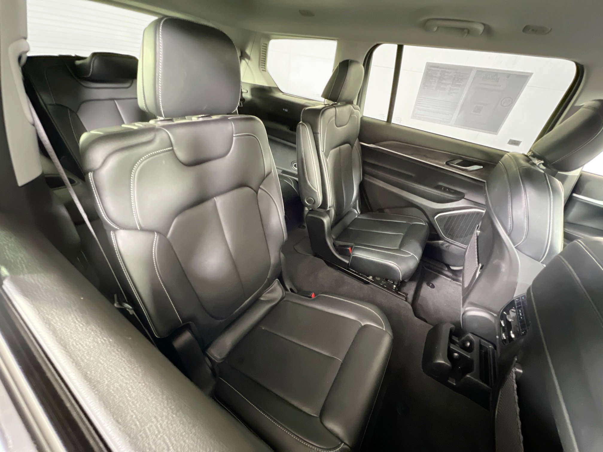 Used 2021 Jeep Grand Cherokee L Limited image 27