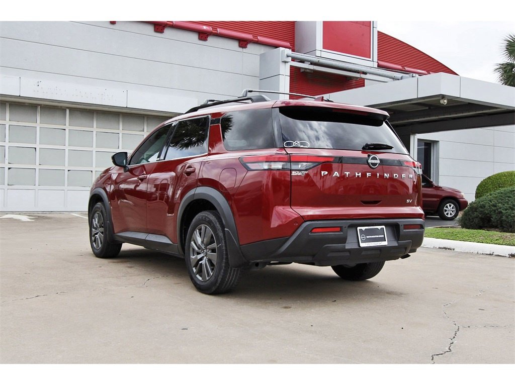 Used 2022 Nissan Pathfinder SV image 3