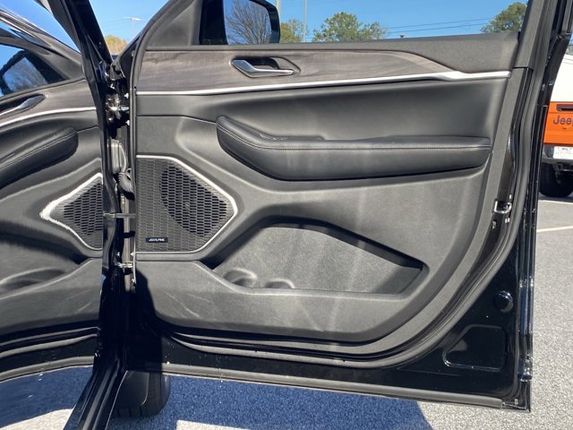 Used 2022 Jeep Grand Cherokee Limited 4xe w/ Luxury Tech Group II image 30