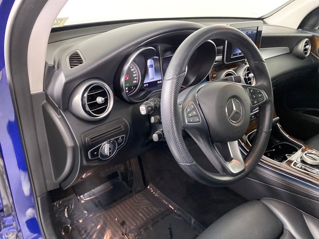 Used 2019 Mercedes-Benz GLC 300 4MATIC image 11