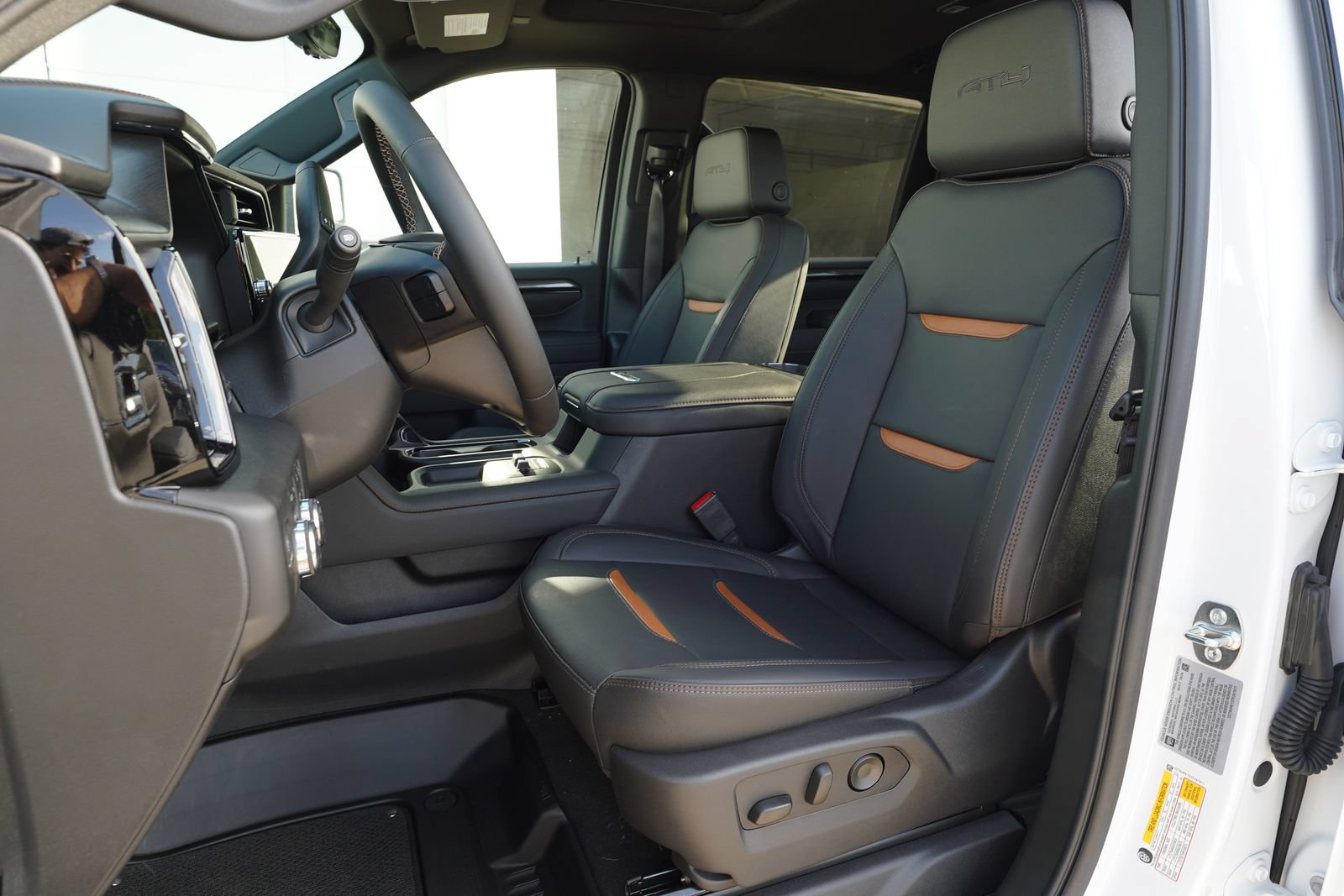 New 2026 GMC Sierra 2500 AT4 w/ AT4 Premium Plus Package AWD/4WD image 18