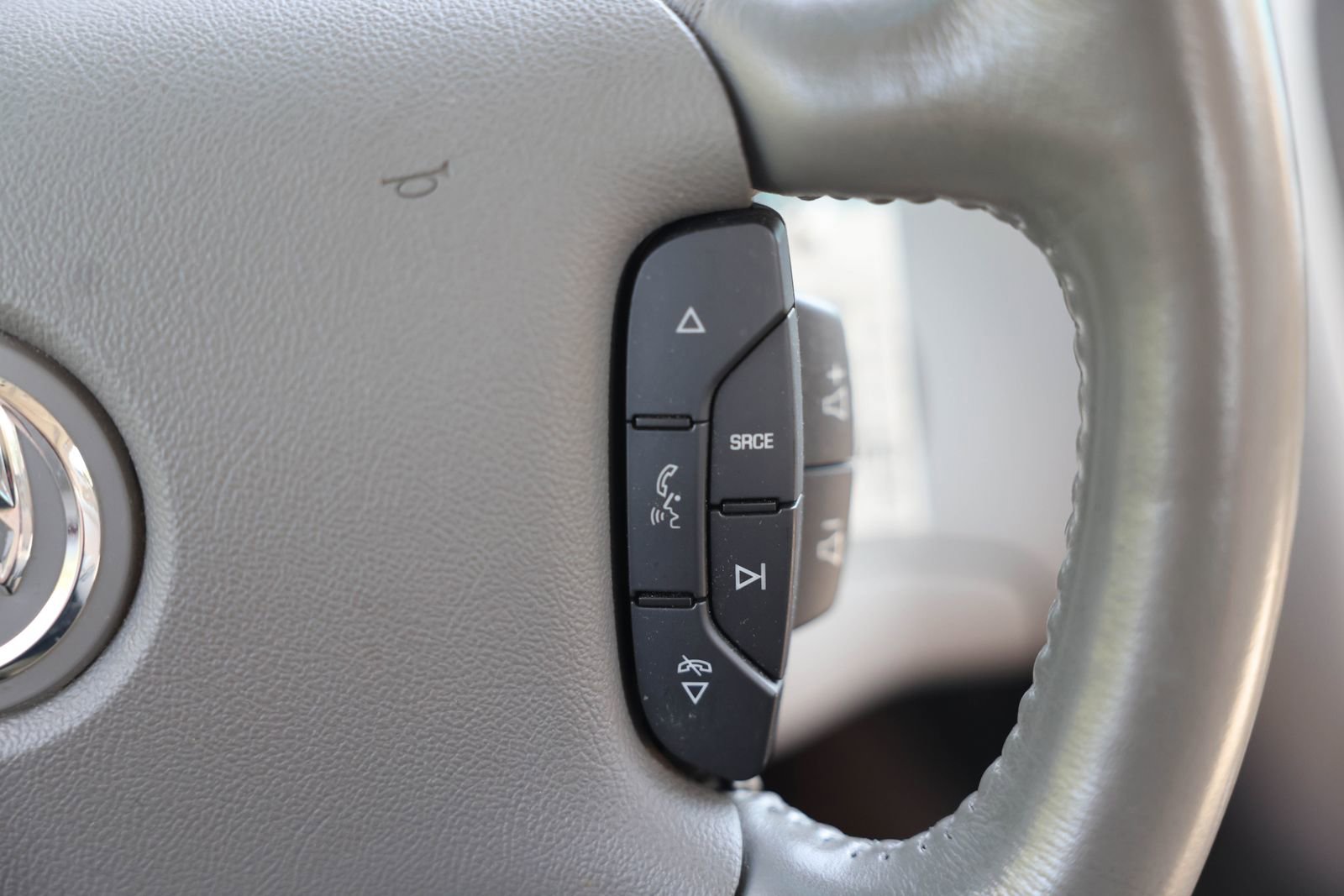 Used 2011 Buick Lucerne CXL w/ Driver Confidence Package FWD image 20