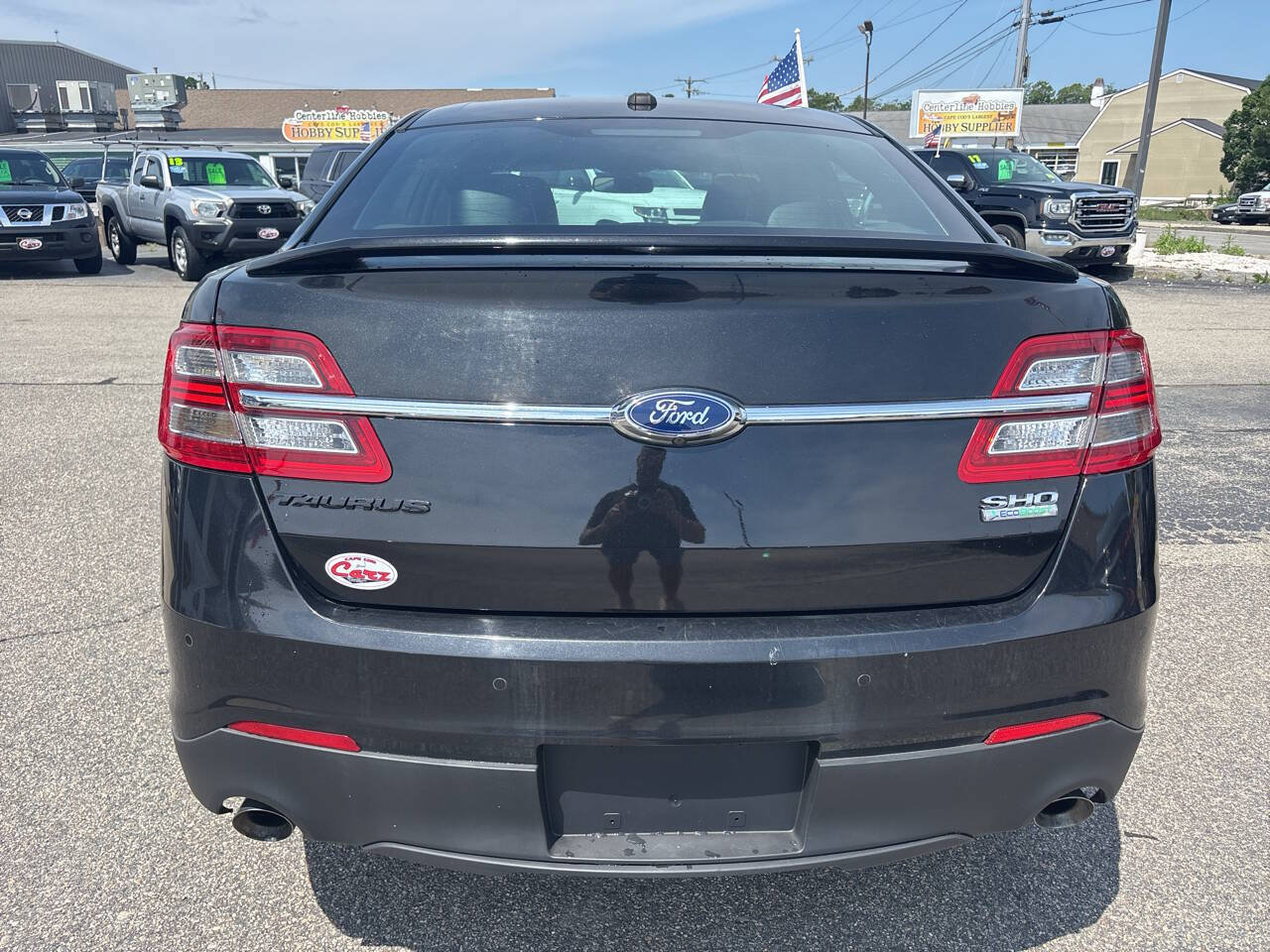 Used 2013 Ford Taurus SHO AWD/4WD image 25