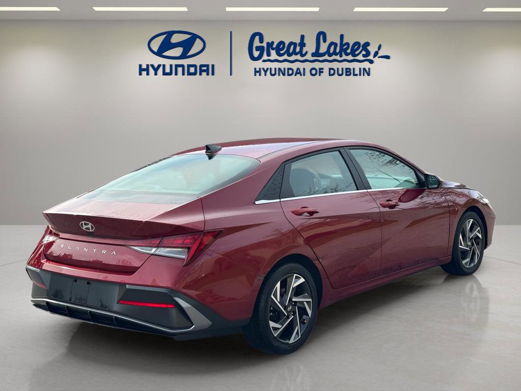 Used 2024 Hyundai Elantra SEL w/ Convenience Package FWD image 5