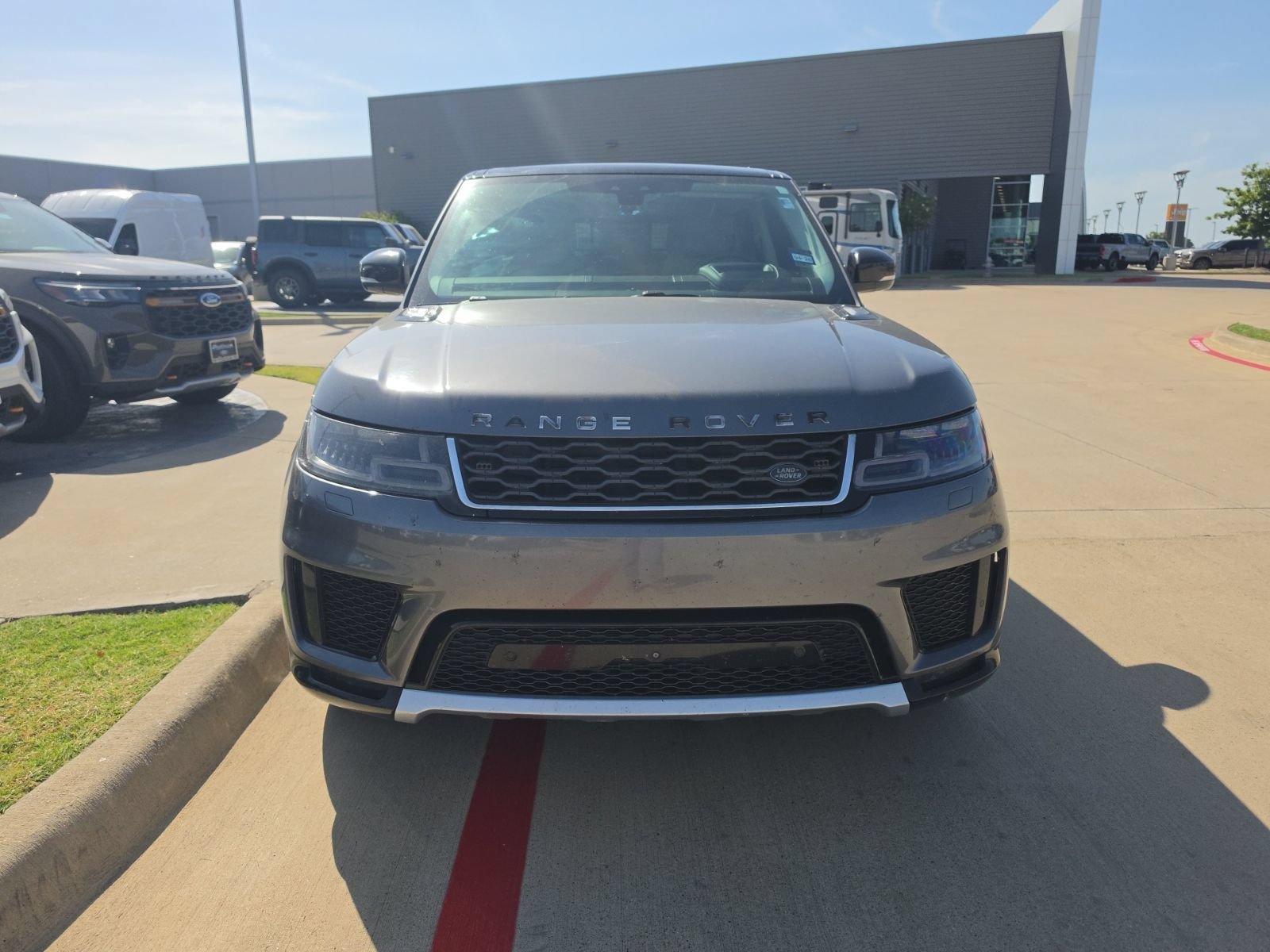 Used 2018 Land Rover Range Rover Sport HSE AWD/4WD image 2