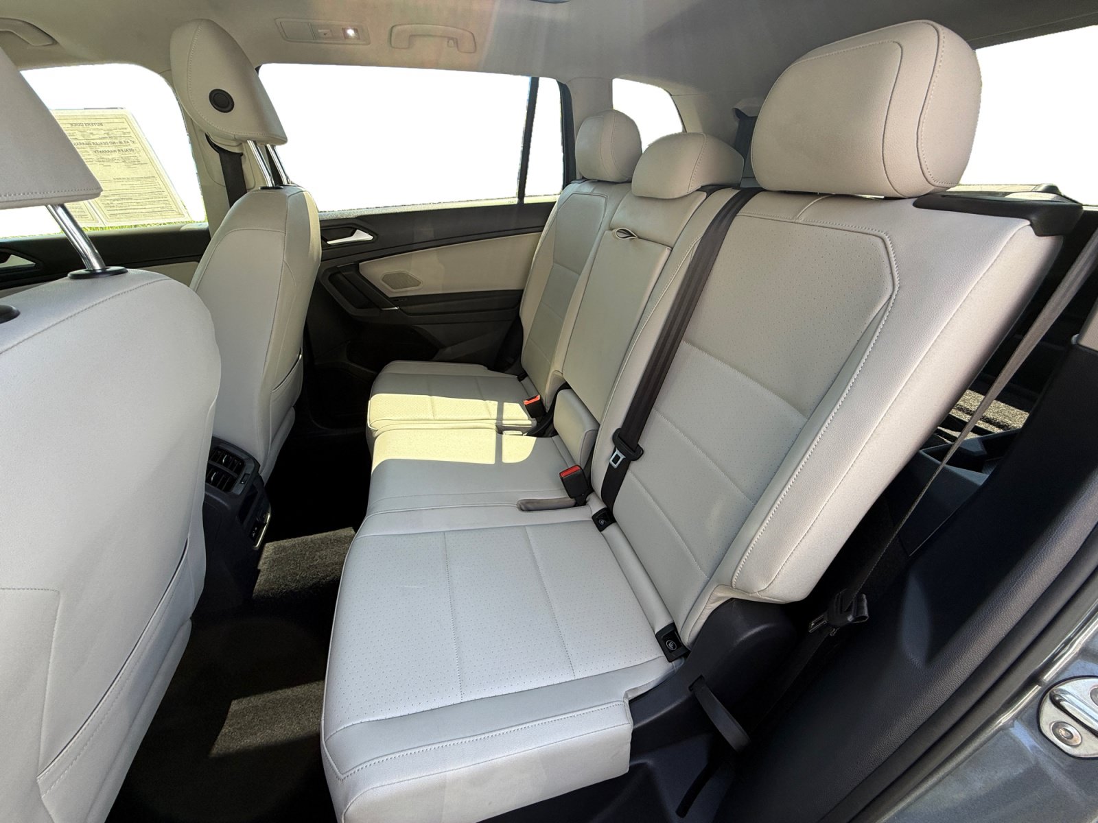 Used 2020 Volkswagen Tiguan SE w/ Panoramic Sunroof Package FWD image 16