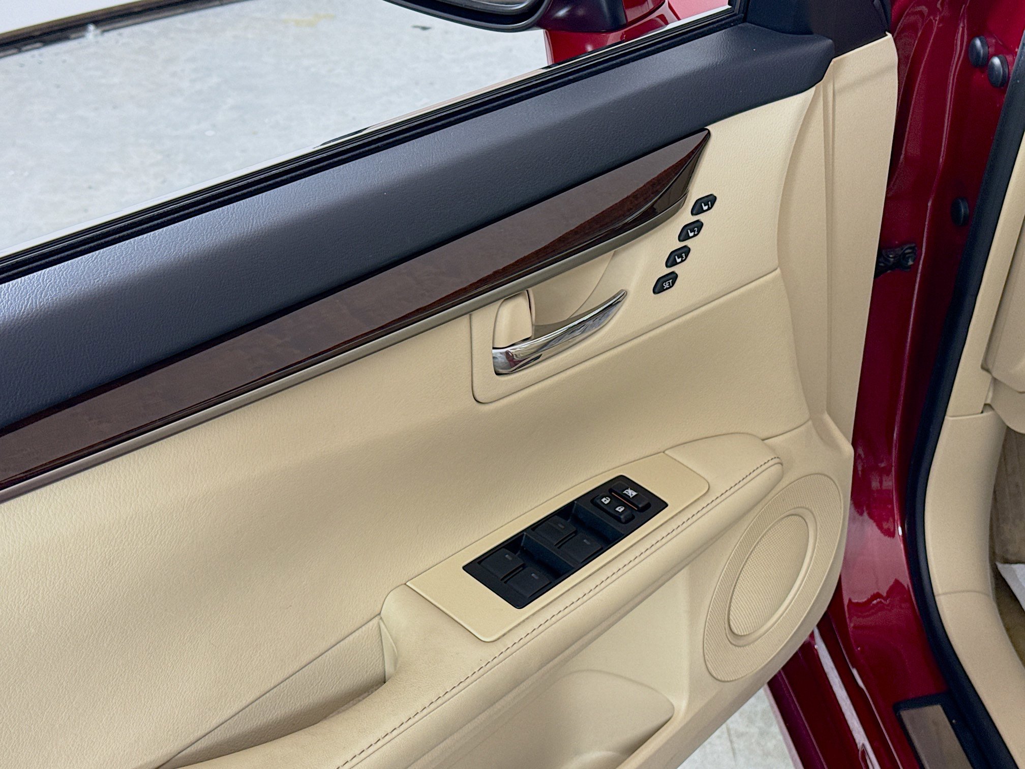 Used 2015 Lexus ES 350 w/ Luxury Package image 20