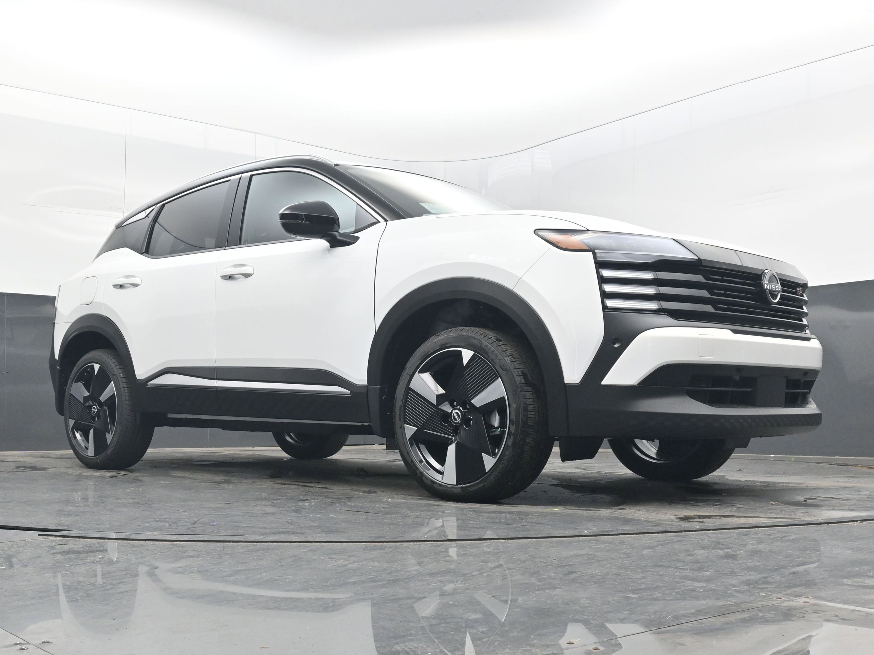 New 2026 Nissan Kicks SR w/ SR Premium Package image 23