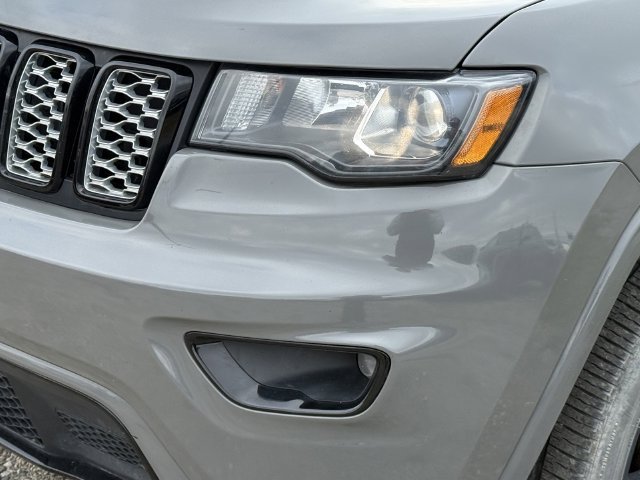 Used 2019 Jeep Grand Cherokee Altitude AWD/4WD image 9