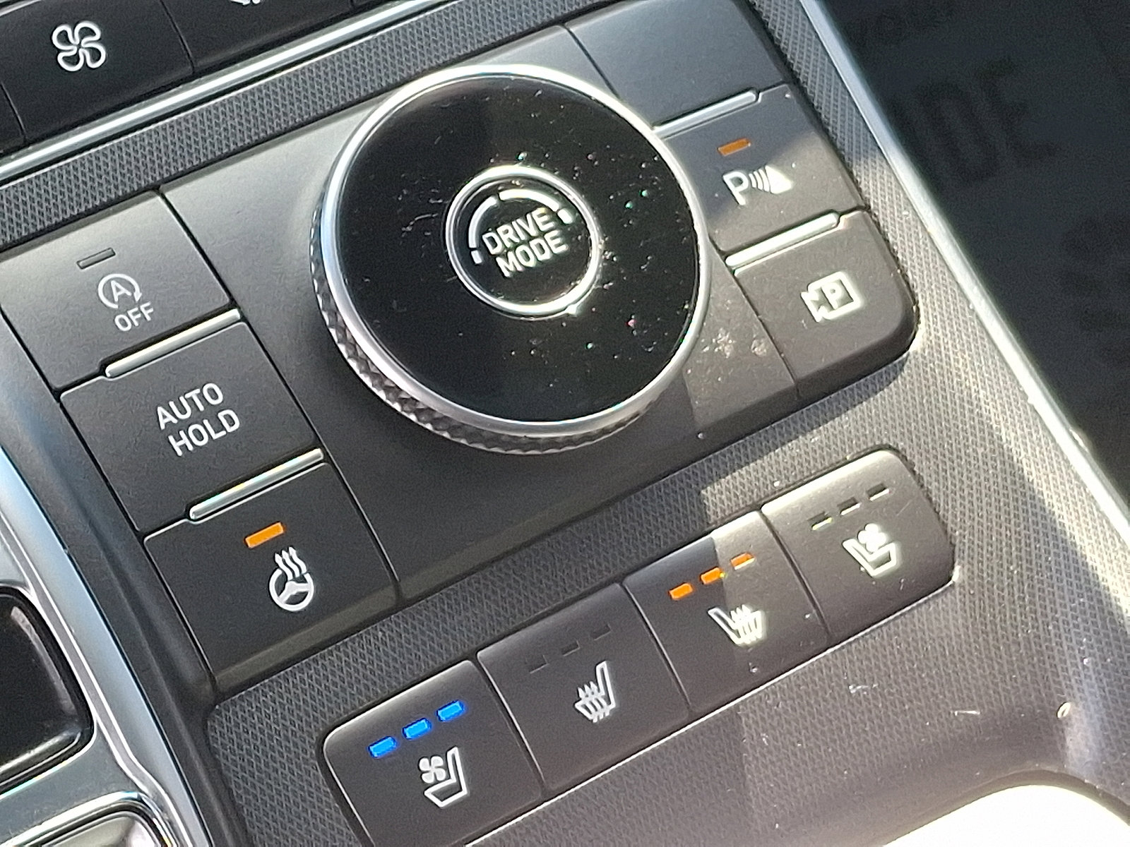 Used 2023 Hyundai Santa Fe Calligraphy image 25