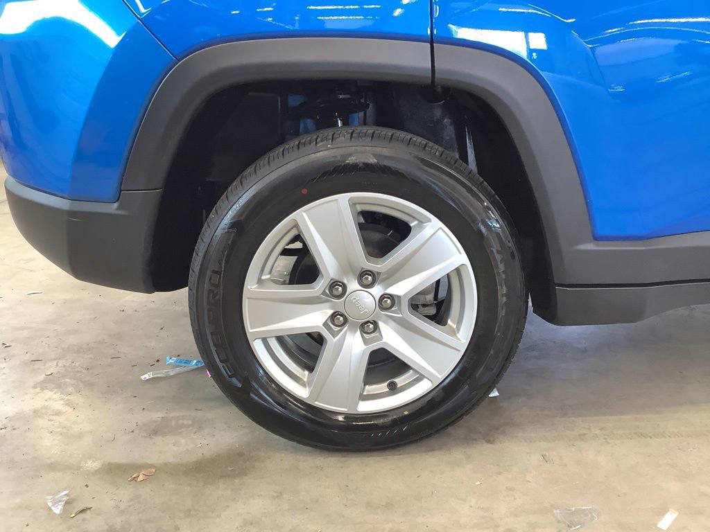 Used 2022 Jeep Compass Latitude AWD/4WD image 12