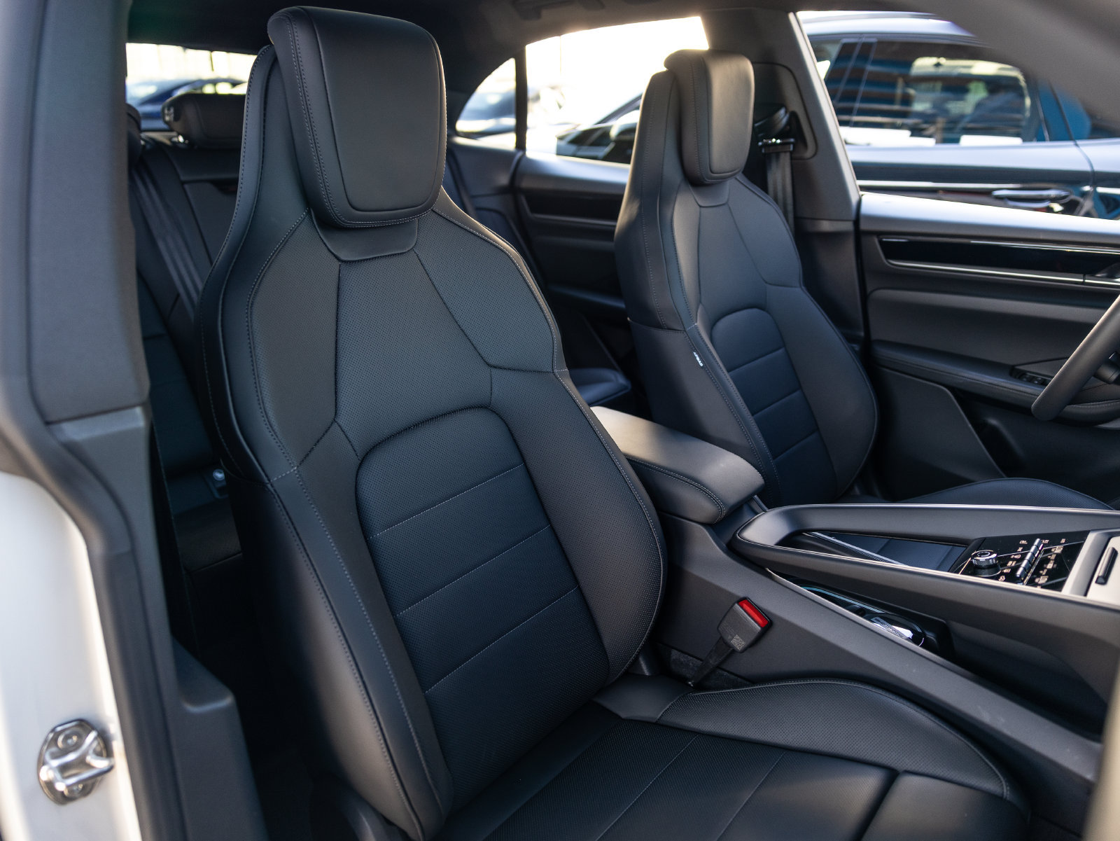 New 2026 Porsche Macan Electric RWD image 33