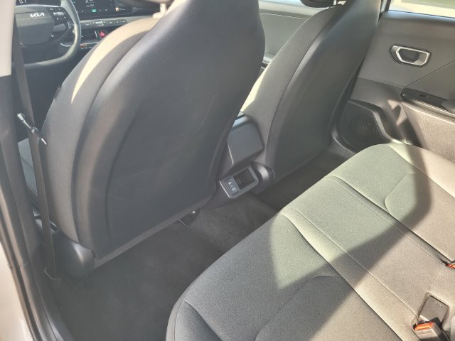 Used 2025 Kia K4 FWD image 14