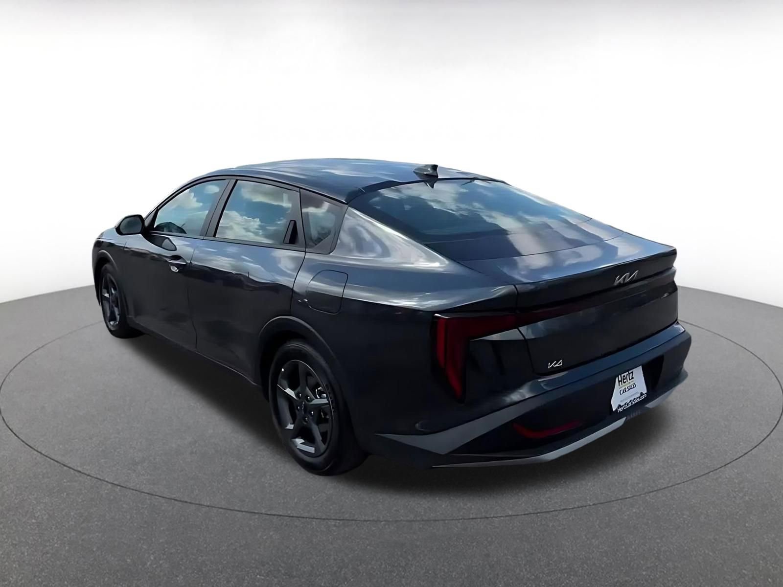 Used 2025 Kia K4 LXS image 11