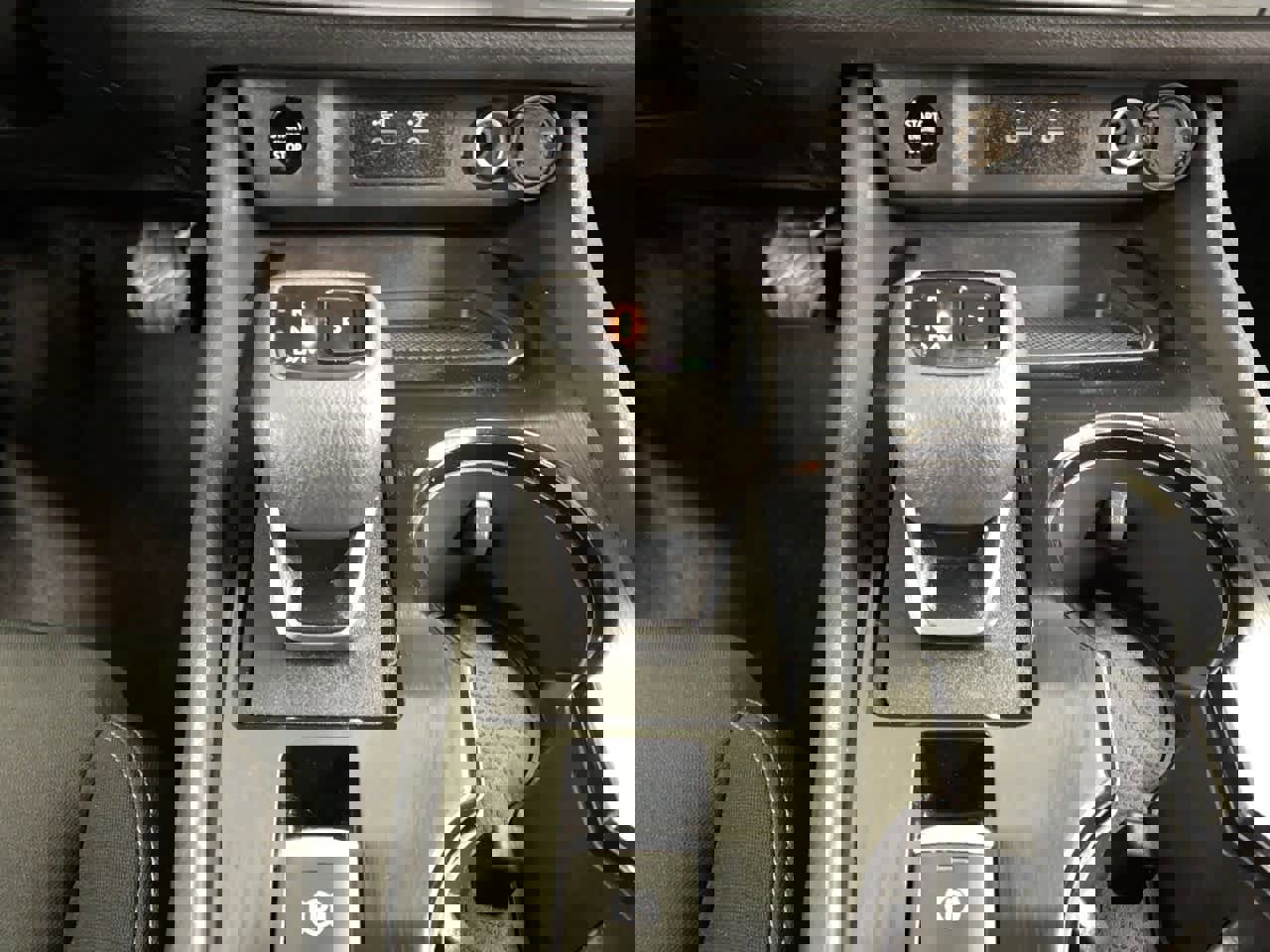 Used 2024 Nissan Rogue S image 26