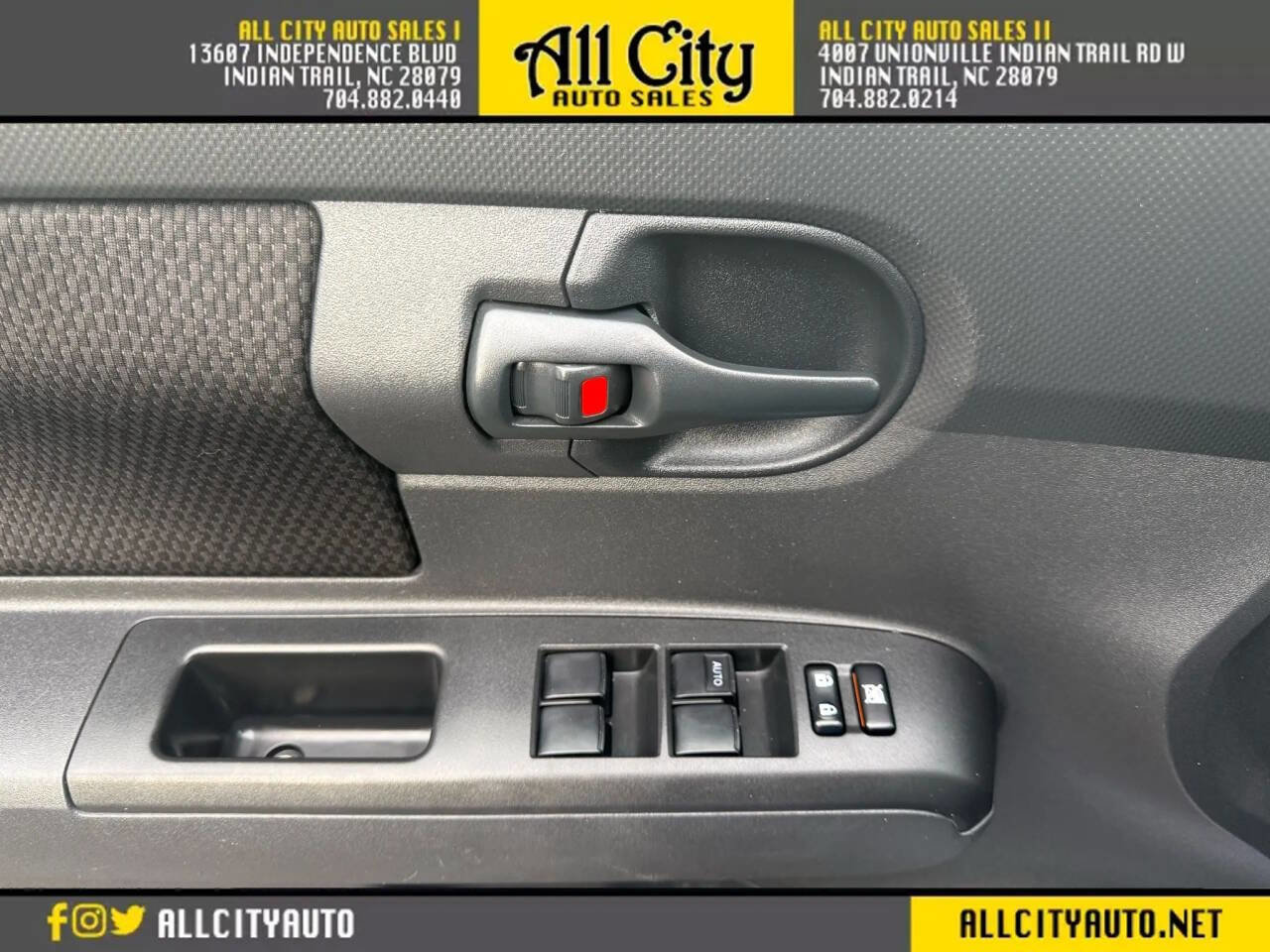 Used 2010 Scion xB image 22