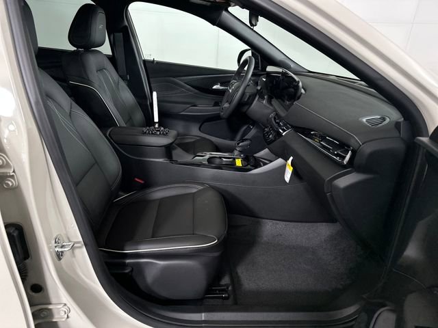 Used 2026 Buick Envista Sport Touring w/ Studio Series image 28