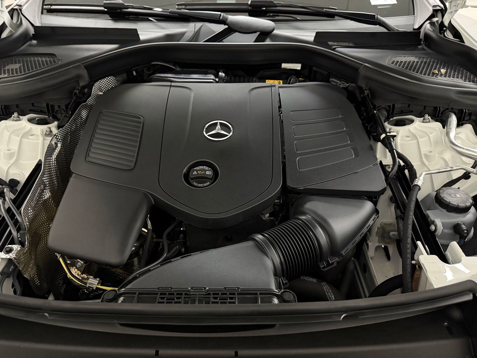 Used 2025 Mercedes-Benz GLC 300 image 37