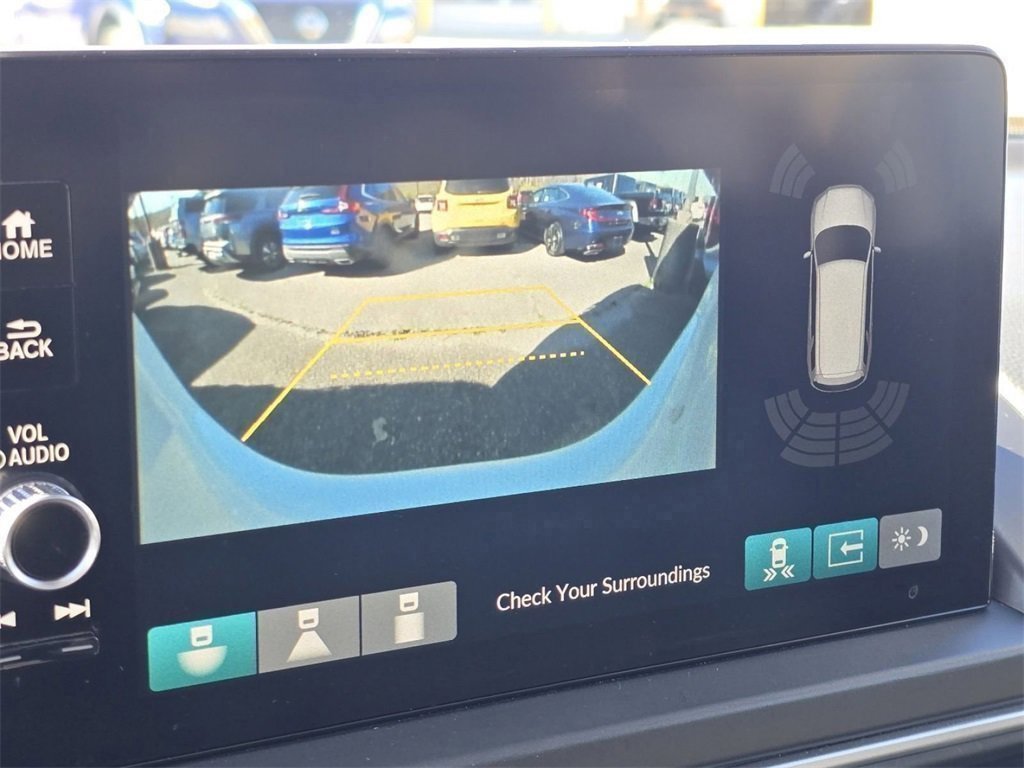 Used 2023 Honda Pilot Touring image 6