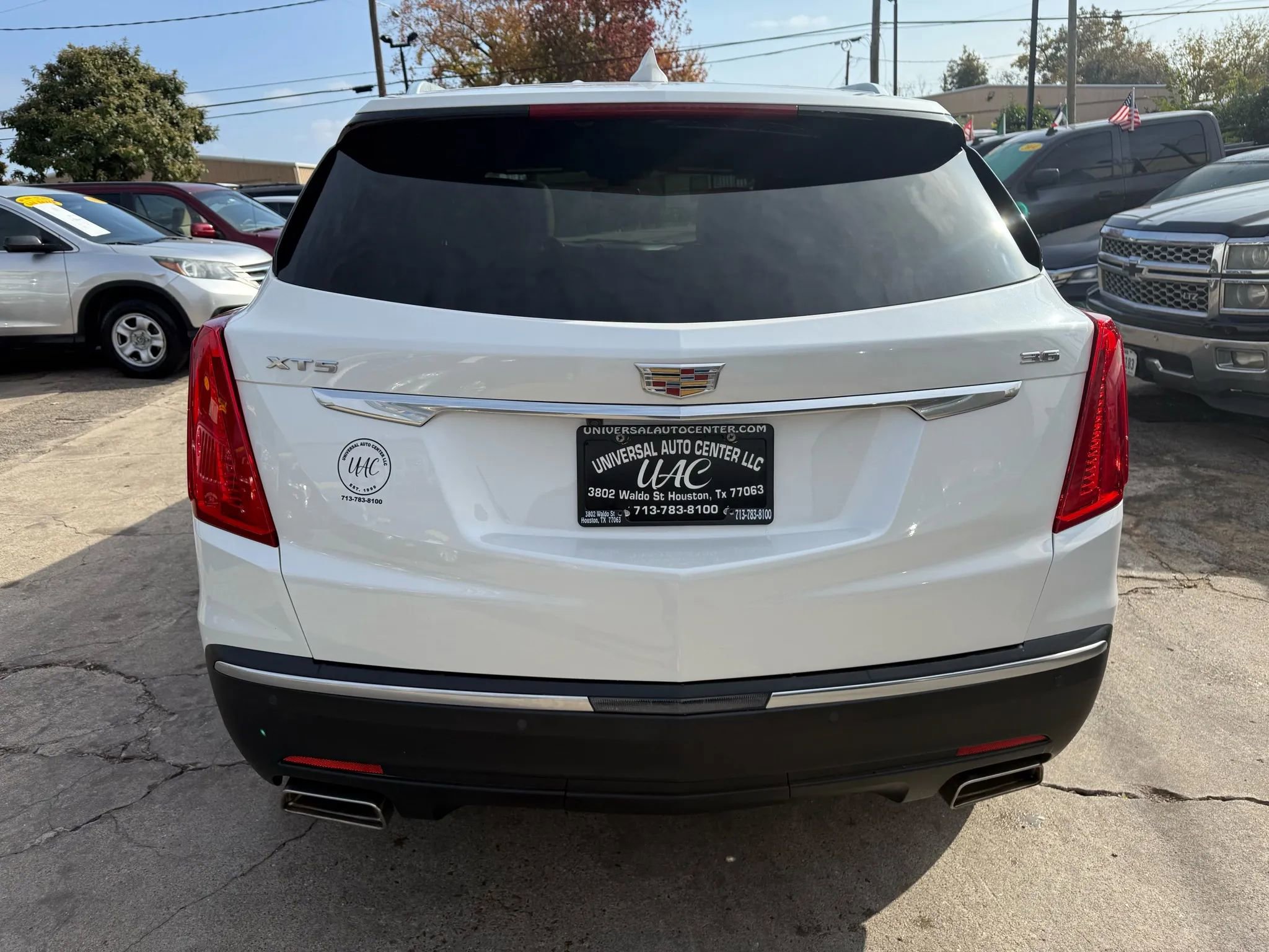Used 2018 Cadillac XT5 Luxury w/ Driver Awareness Package image 6