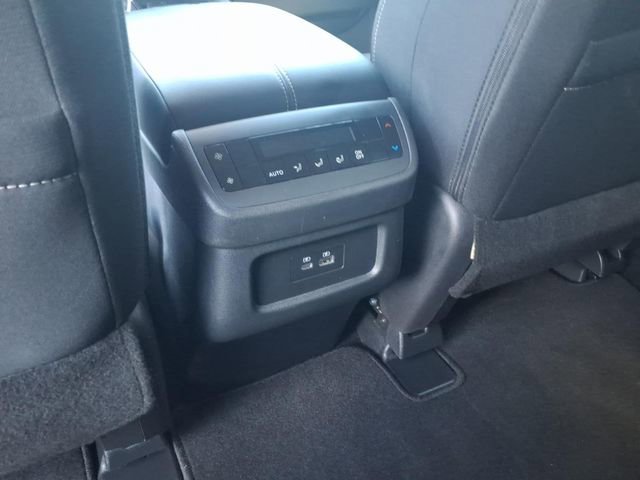 Used 2025 Nissan Pathfinder SV FWD image 8