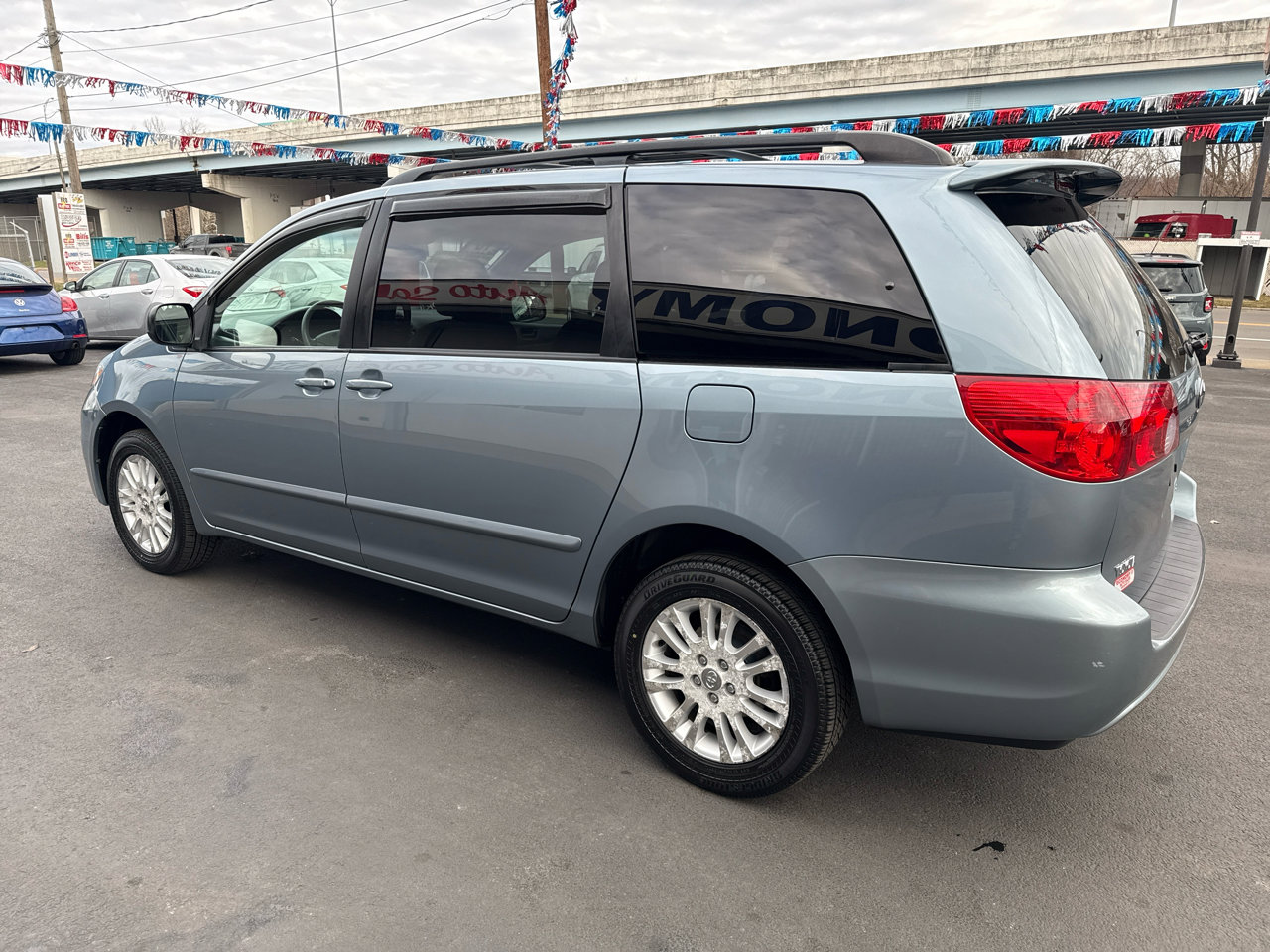 Used 2010 Toyota Sienna LE image 6