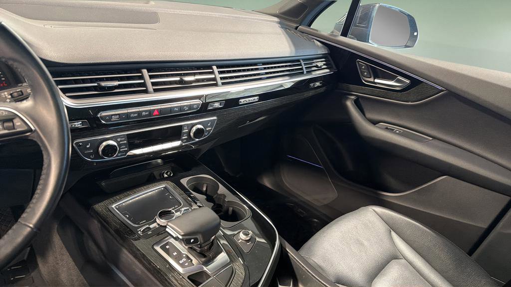 Used 2018 Audi Q7 3.0T Premium Plus w/ Premium Plus Package image 30