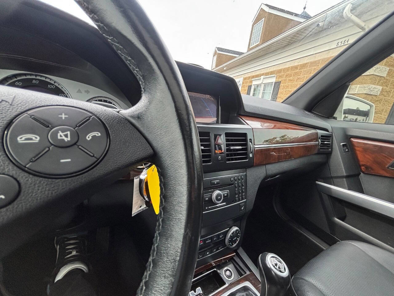 Used 2011 Mercedes-Benz GLK 350 4MATIC image 13