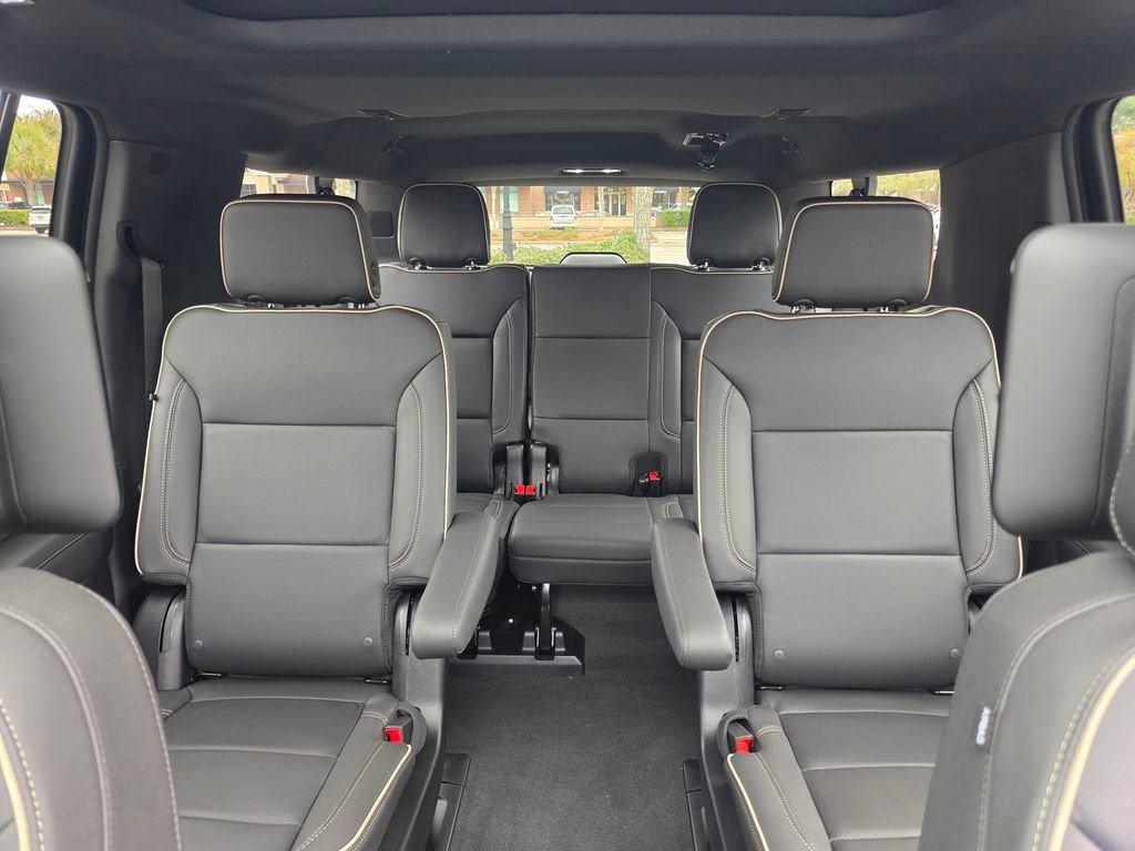 New 2025 Chevrolet Suburban Premier image 21