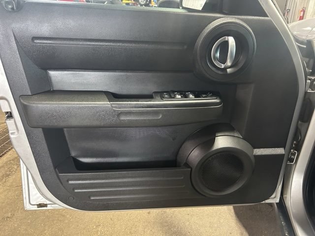 Used 2011 Dodge Nitro Heat w/ Popular Equipment Group AWD/4WD image 17