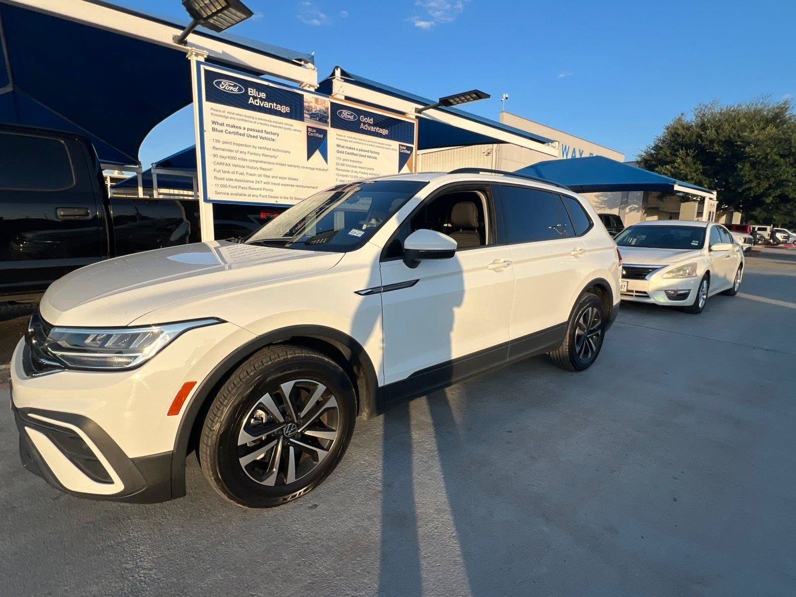 Used 2023 Volkswagen Tiguan S FWD image 2