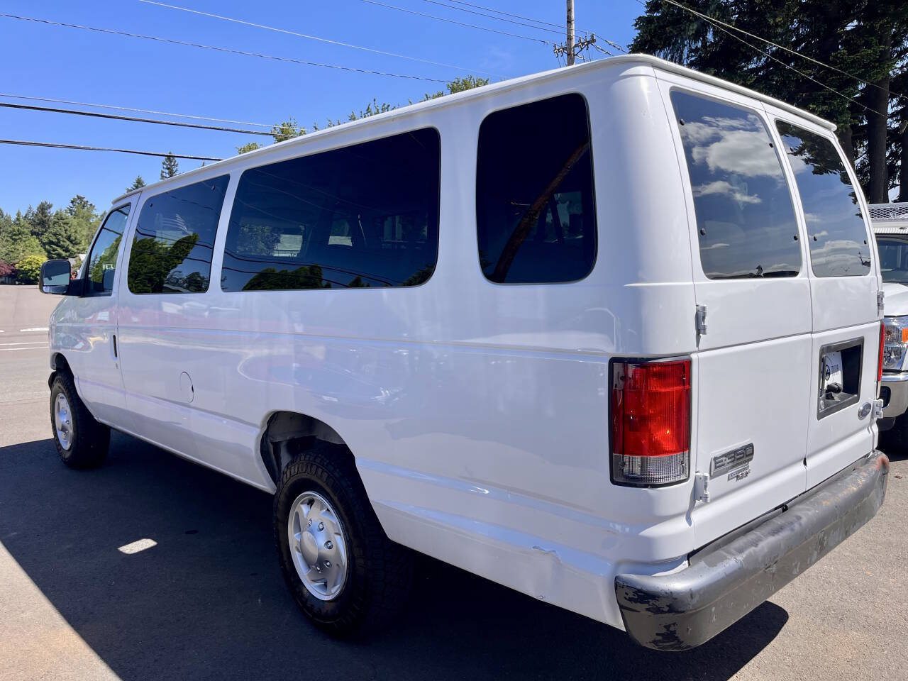 Used 2006 Ford E-350 and Econoline 350 XL RWD image 5