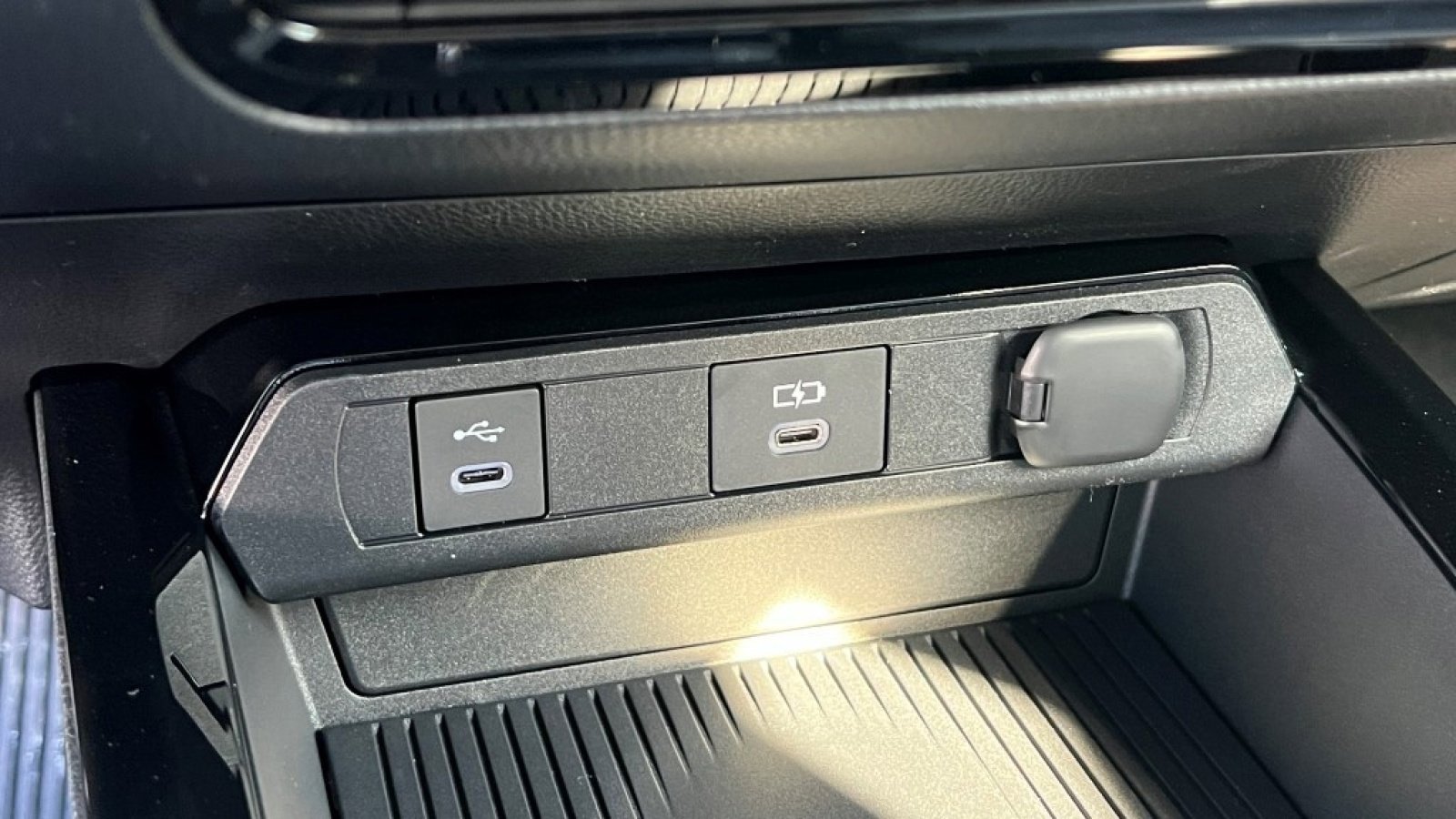 New 2026 Toyota Prius LE image 19