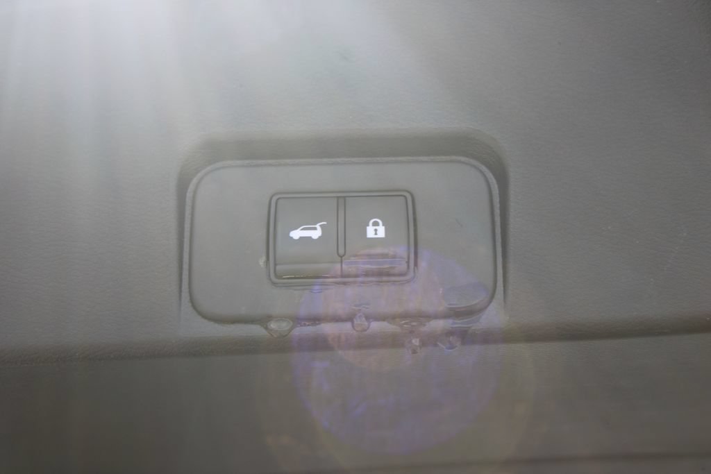 Used 2024 Nissan Rogue SV AWD/4WD image 17