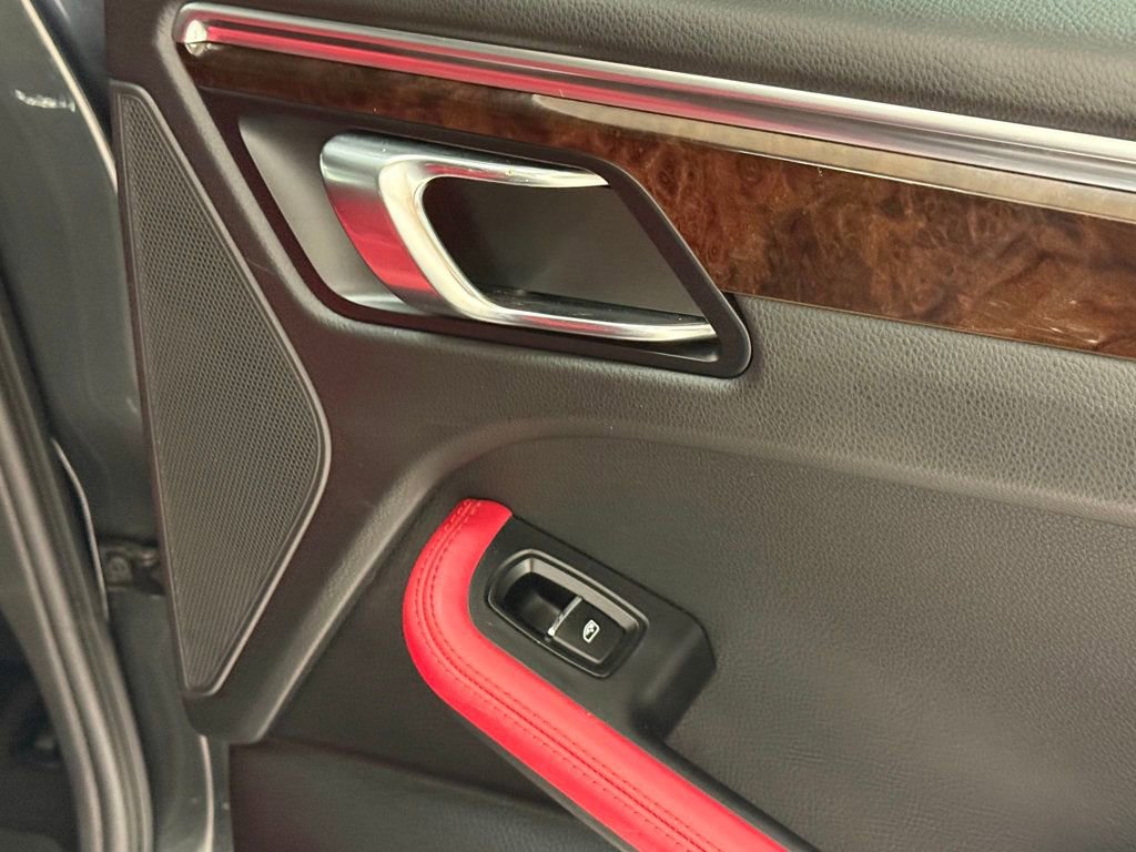 Used 2017 Porsche Macan Turbo image 42