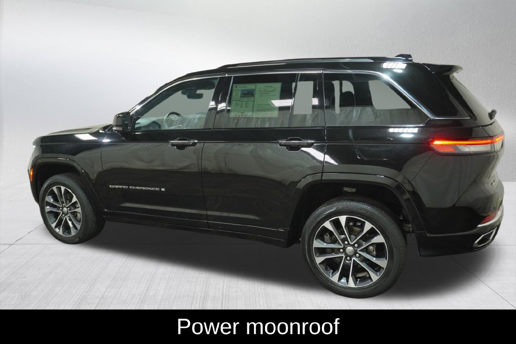 Used 2022 Jeep Grand Cherokee Overland AWD/4WD image 11