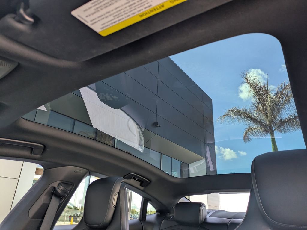 Used 2021 Porsche Taycan image 19