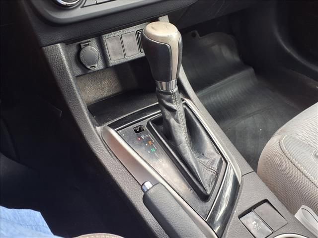 Used 2015 Toyota Corolla LE FWD image 30