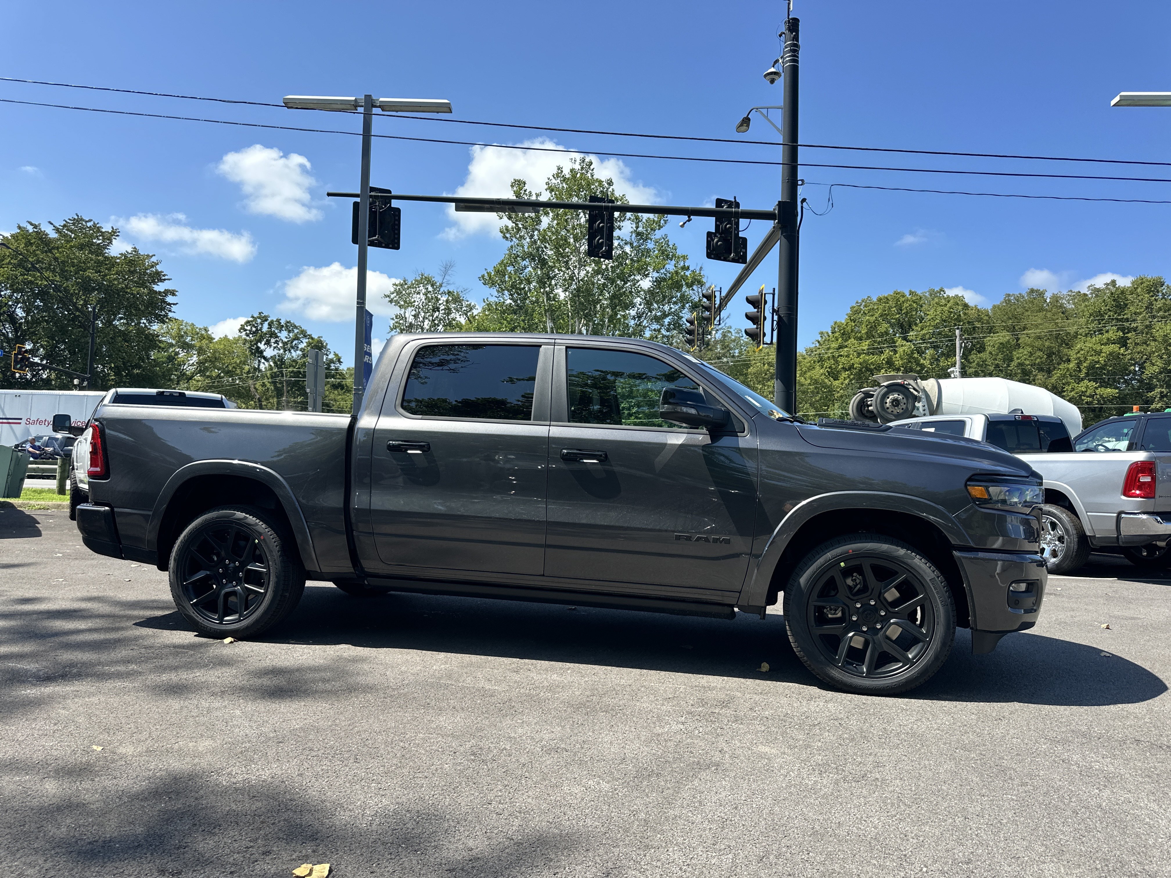 New 2027 RAM 1500 Laramie w/ Night Edition AWD/4WD image 24
