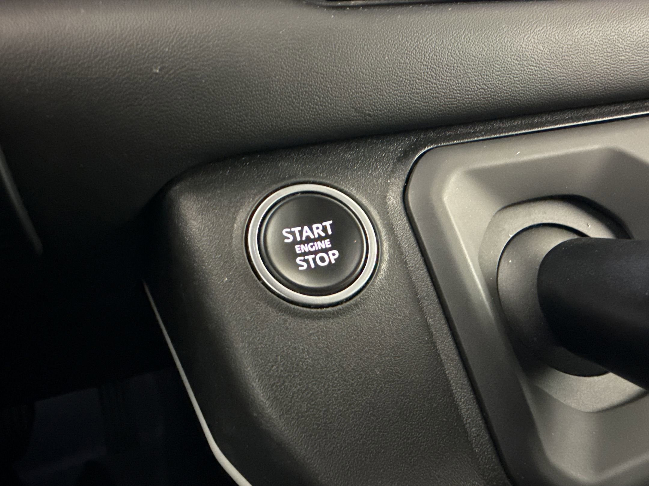 Certified 2022 Land Rover Defender 110 XS Edition AWD/4WD image 23