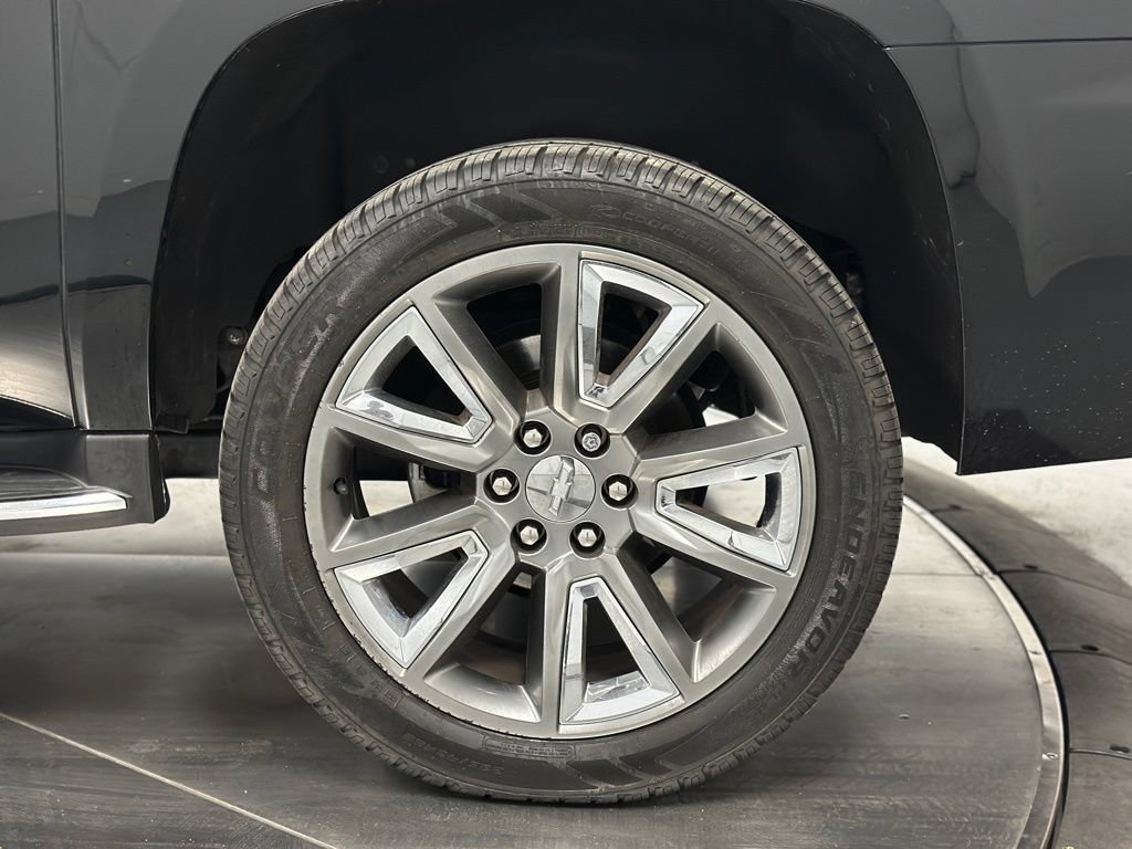 Used 2017 Chevrolet Suburban Premier RWD image 27
