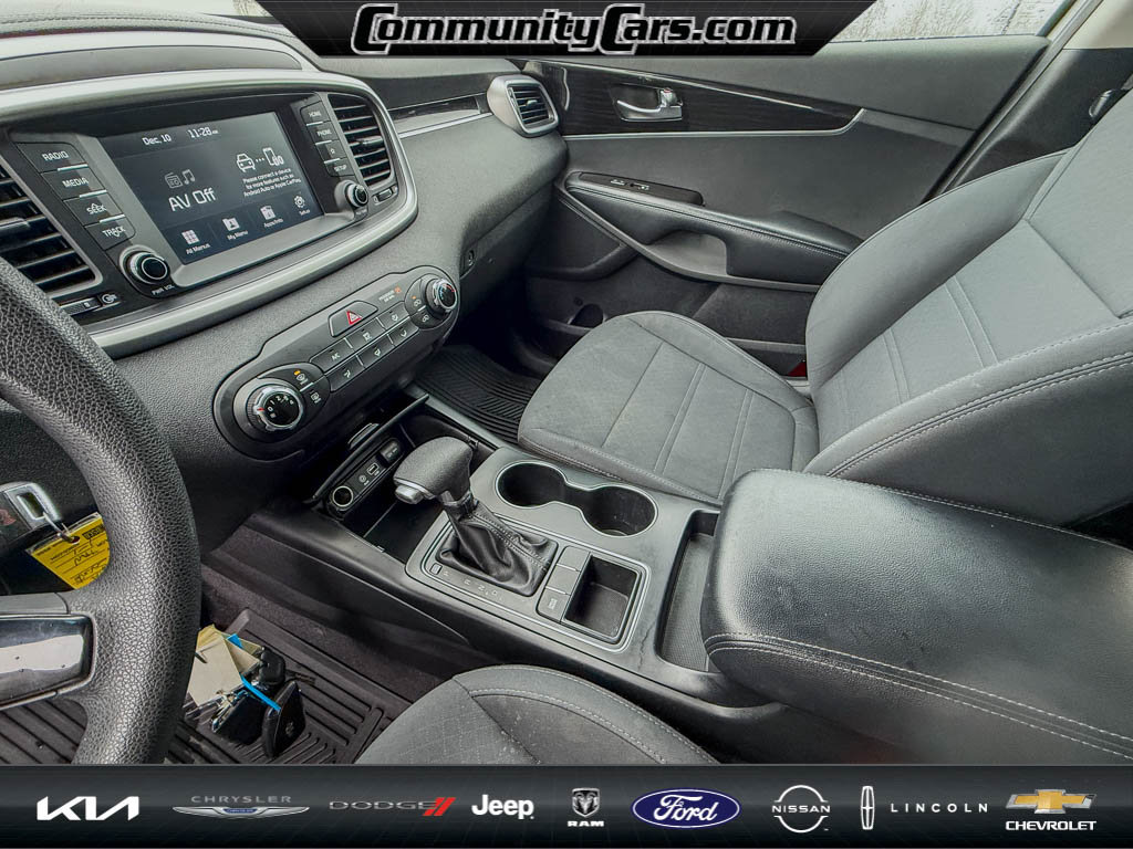 Used 2019 Kia Sorento LX image 19