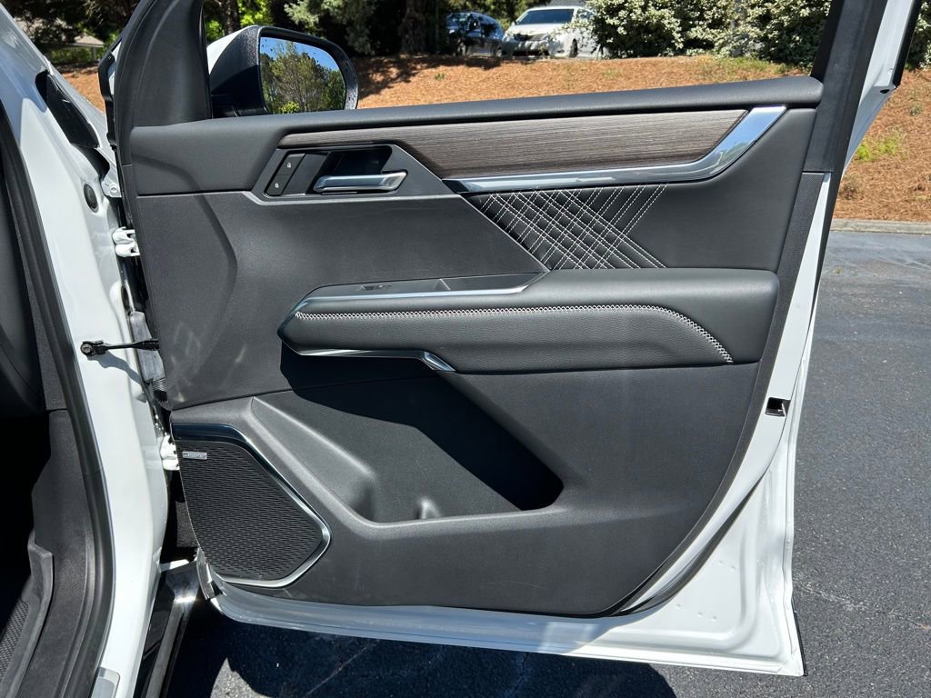 Used 2025 GMC Acadia Denali image 61